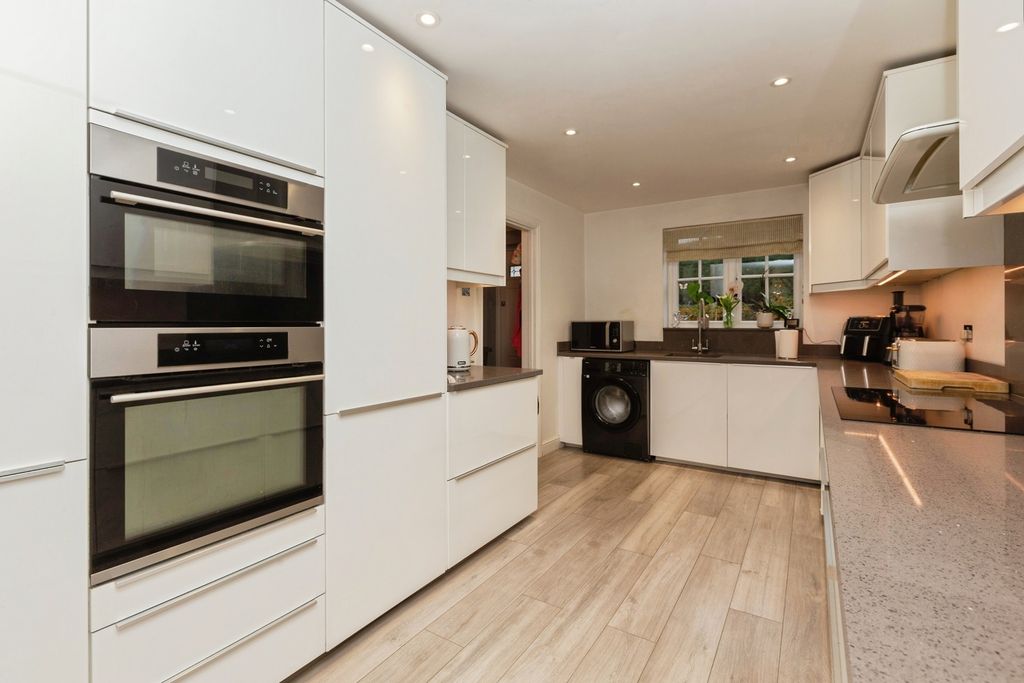 Property photo 3 of 20 Pbox-Img.Jpg