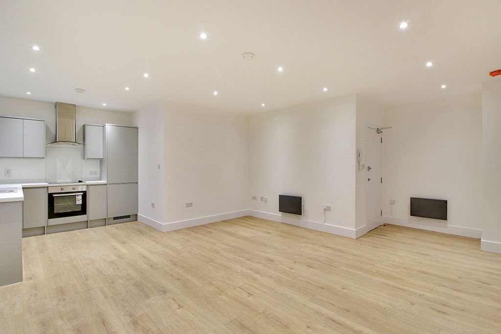 Property photo 3 of 8 Photo 5