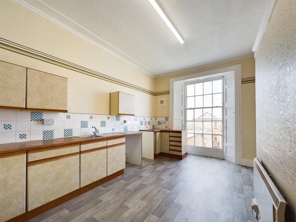 Property photo 2 of 12 Kitchen
