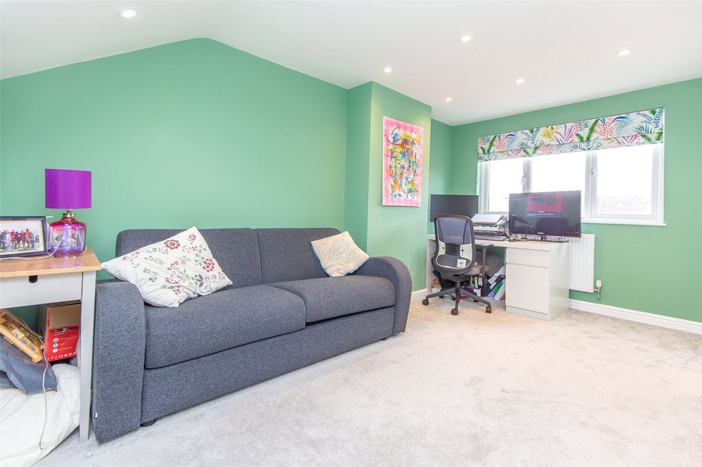 Property photo 3 of 15 Picture No. 02