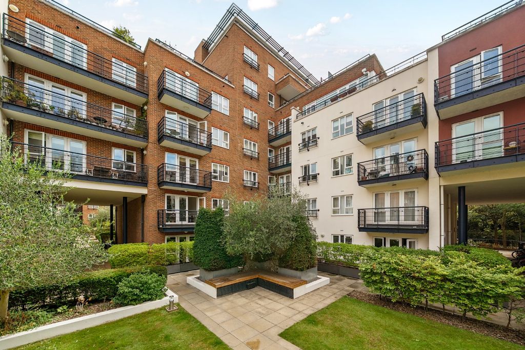 Property photo 2 of 20 Picture No. 21