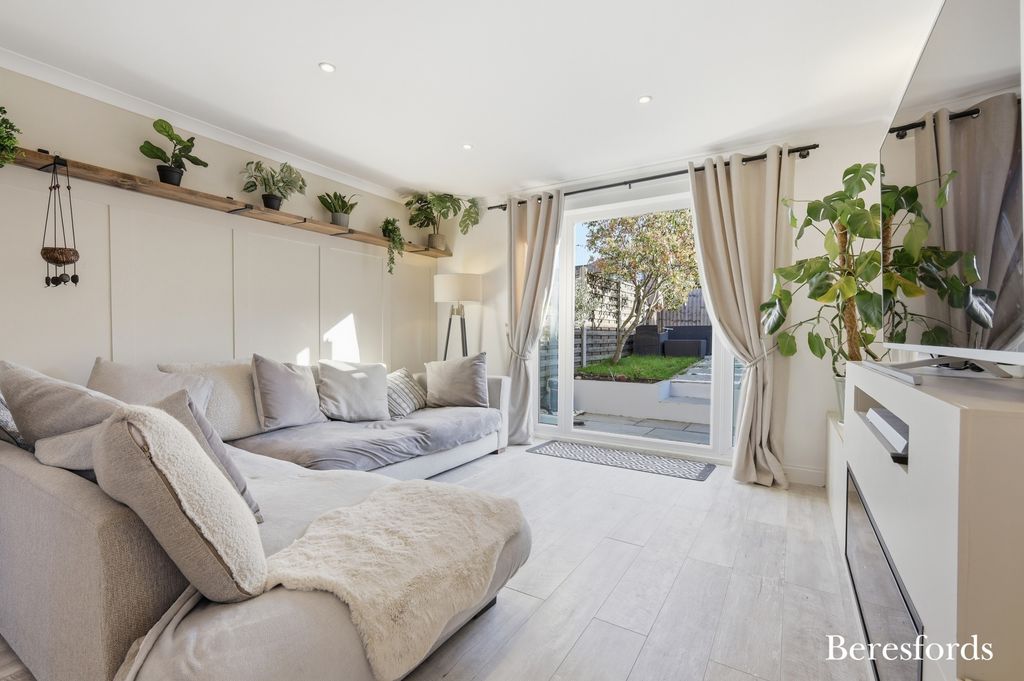 Property photo 3 of 27 Picture No. 22