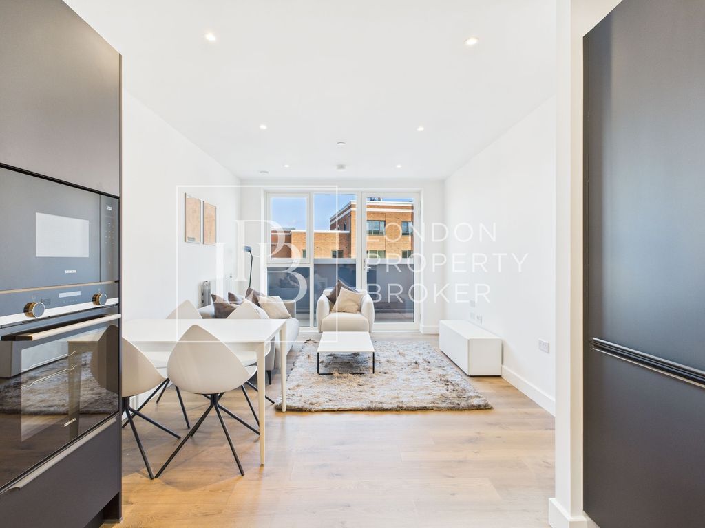 Property photo 2 of 21