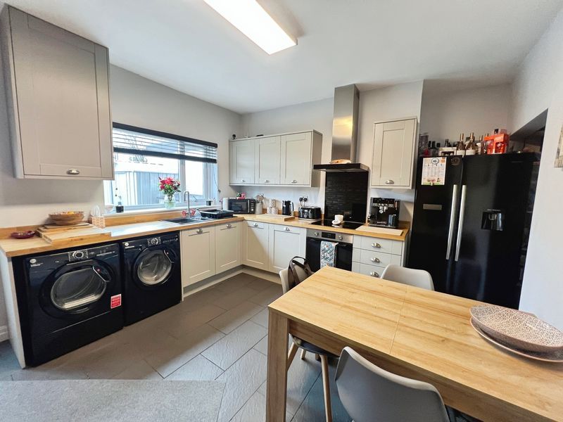 Property photo 2 of 16 Kitchen Diner