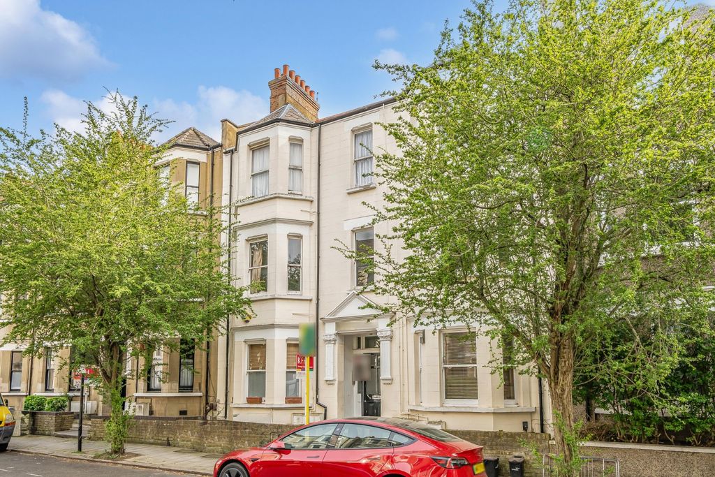 Property photo 1 of 19 Picture No. 02