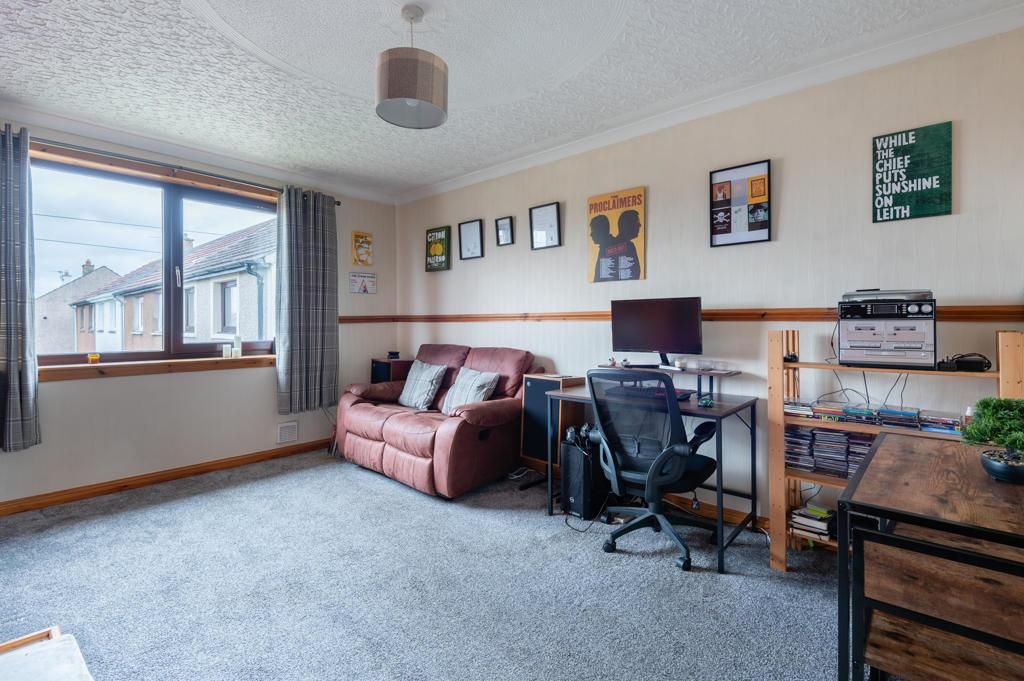 Property photo 2 of 11 Lev1487Pem Lounge Front.Jpg