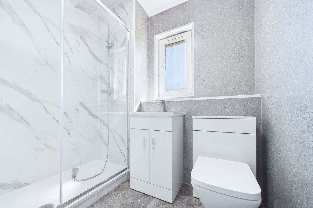 Additional image 18 of 3 bed semi-detached house to rentWhitehaugh Road G53