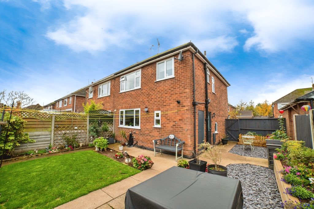 Property photo 2 of 17 Photo