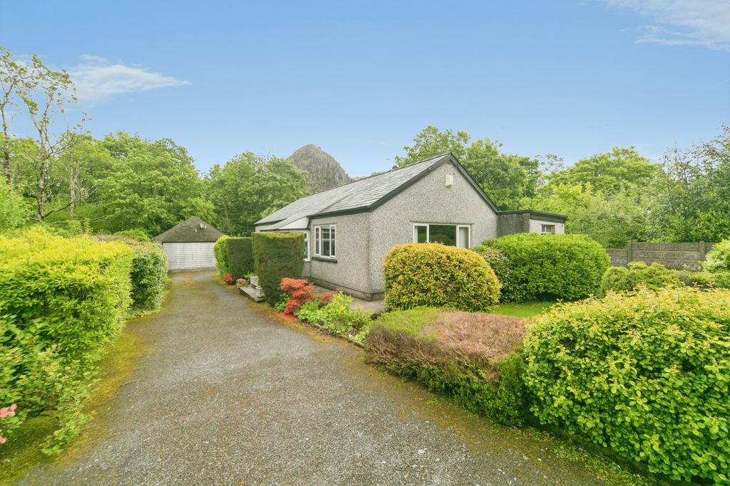Property photo 1 of 14 Front