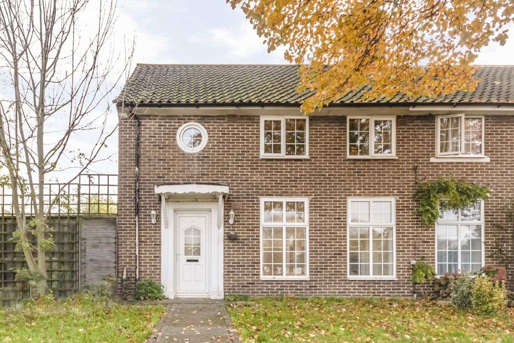 Property photo 1 of 8