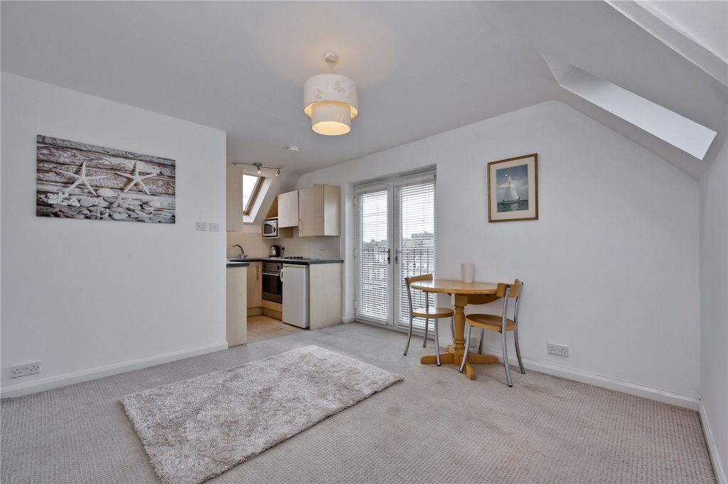 Property photo 2 of 11 Picture No. 16