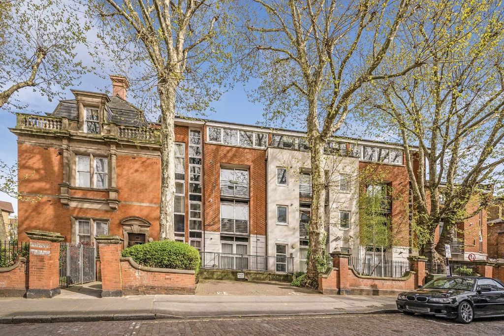 Property photo 1 of 8