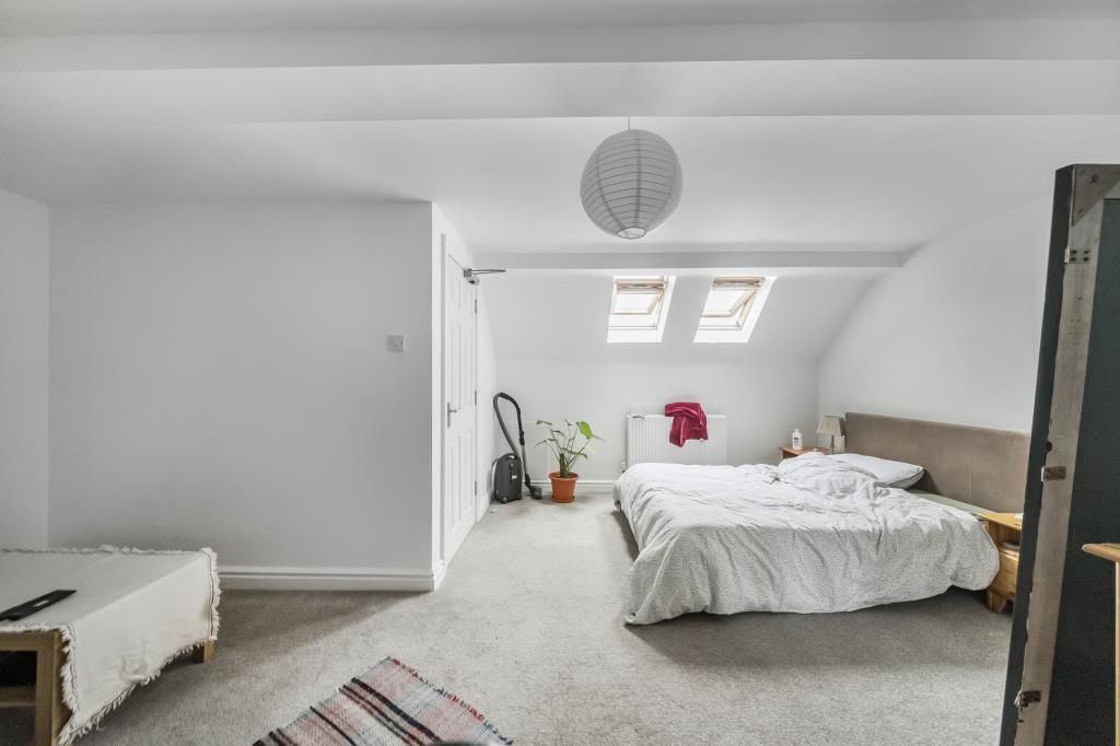 Property photo 2 of 8 Bedroom