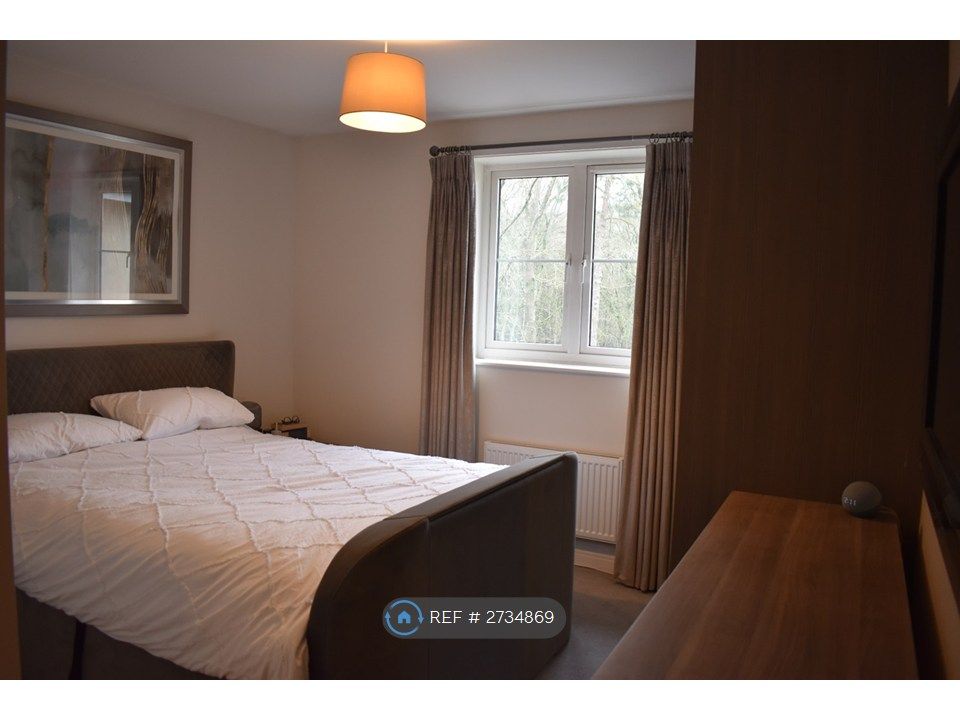 Property photo 3 of 12 Bedroom 1