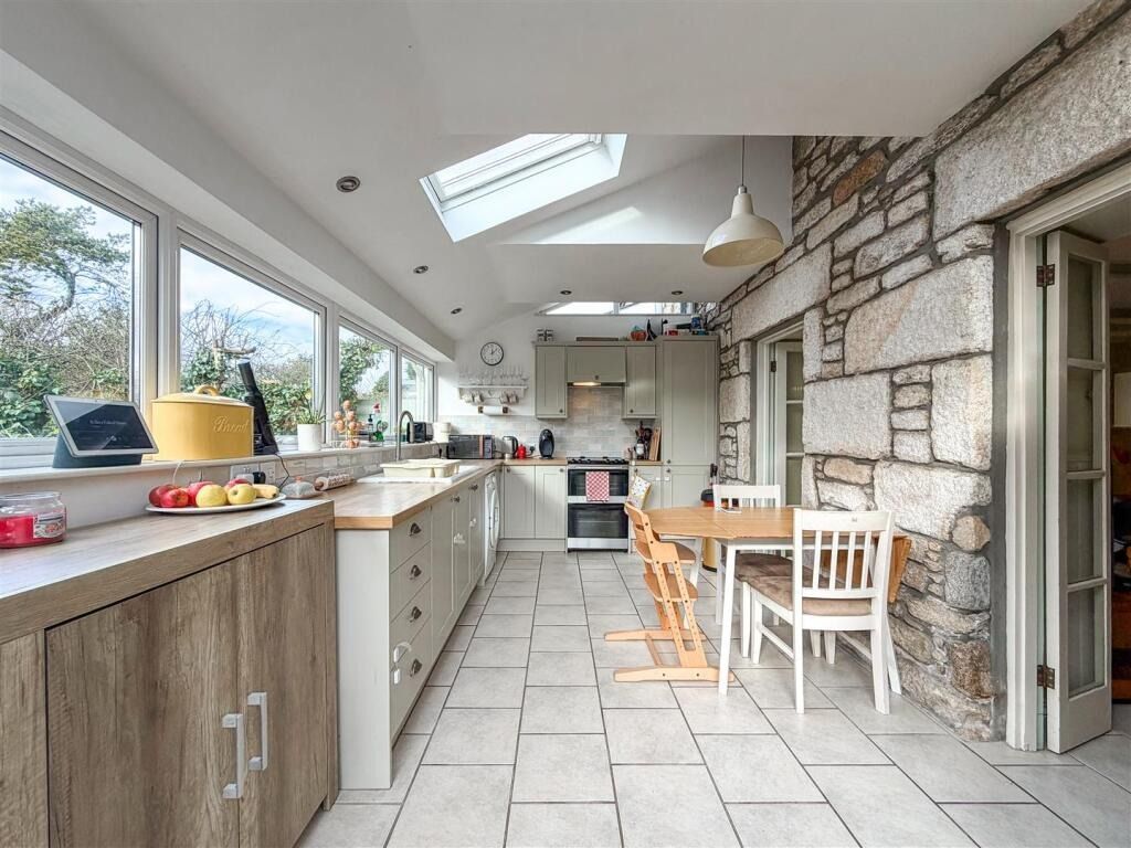 Property photo 2 of 20 4867354