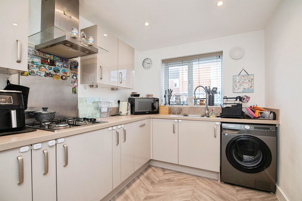 Property photo 3 of 14