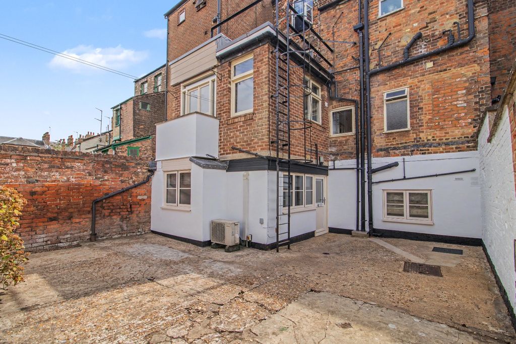 Property photo 1 of 8 5374910