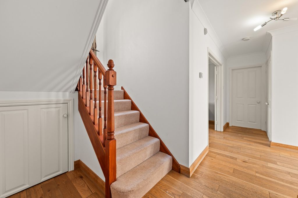 Property photo 3 of 41