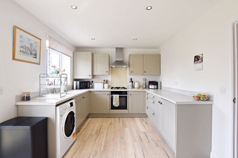 Property photo 3 of 17 Photo 4