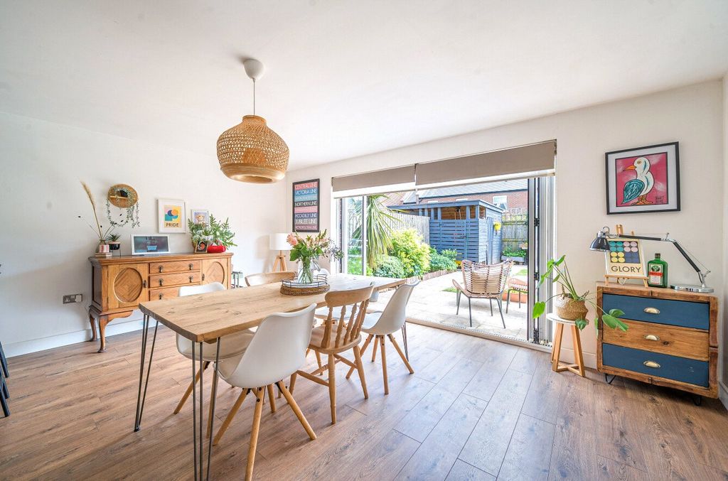 Property photo 3 of 14 Dining Room