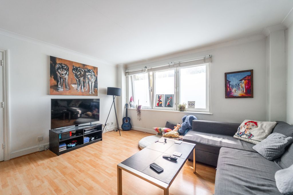 Property photo 2 of 8 Mba06008