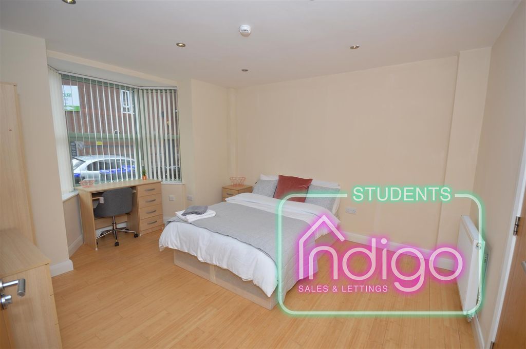 Property photo 2 of 11 Room 1 - 2 Water Street (2).Jpg