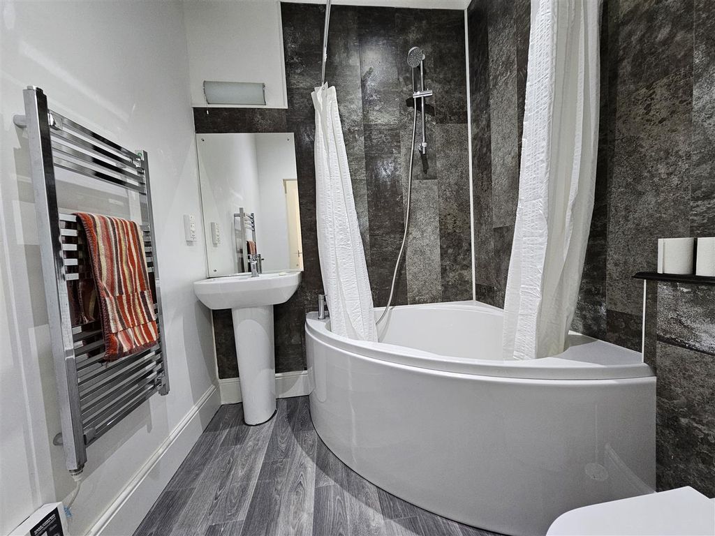 Additional image 9 of 2 bed flat to rentEsplanade, Shanklin PO37