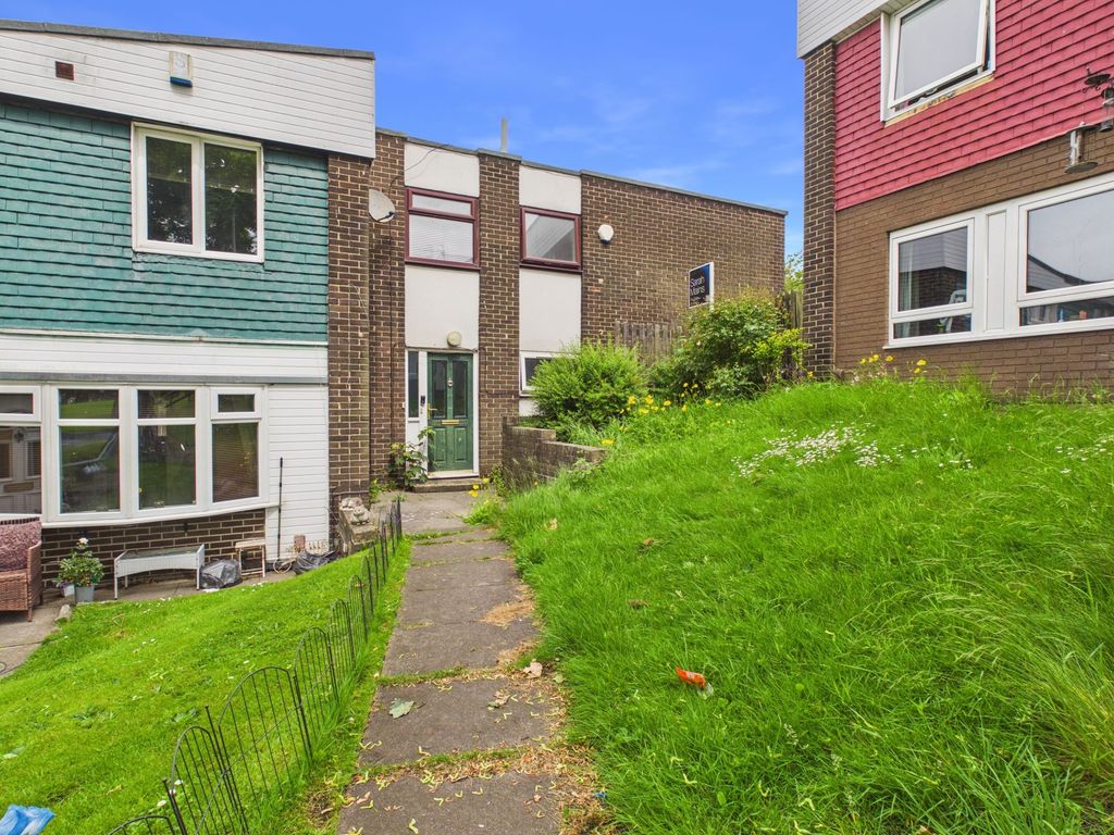 Property photo 1 of 10 External