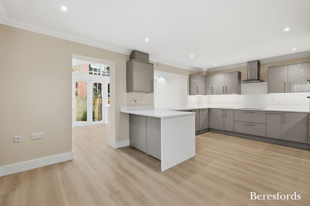 Property photo 2 of 26 Picture 2