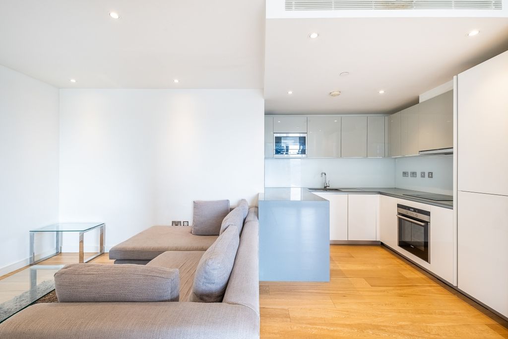 Property photo 3 of 12 Regents Wharf