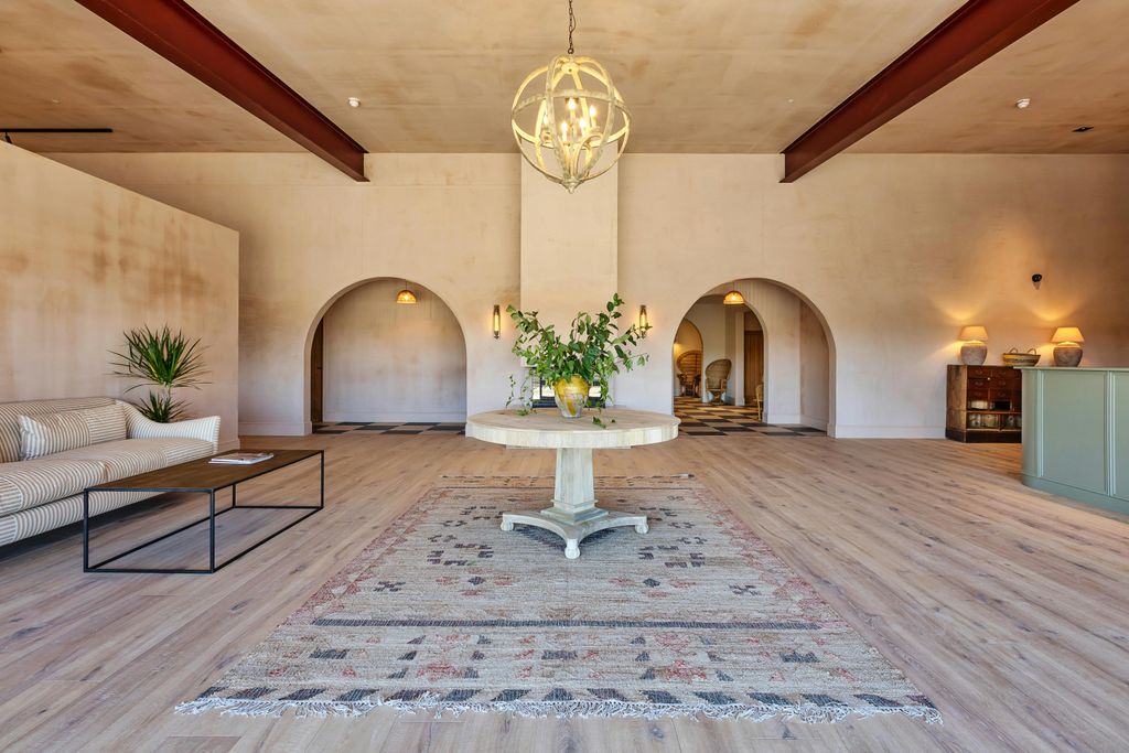 Property photo 2 of 9 4869.Jpg