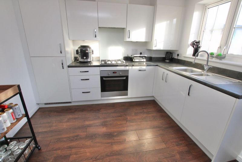 Property photo 3 of 7 Photo 6