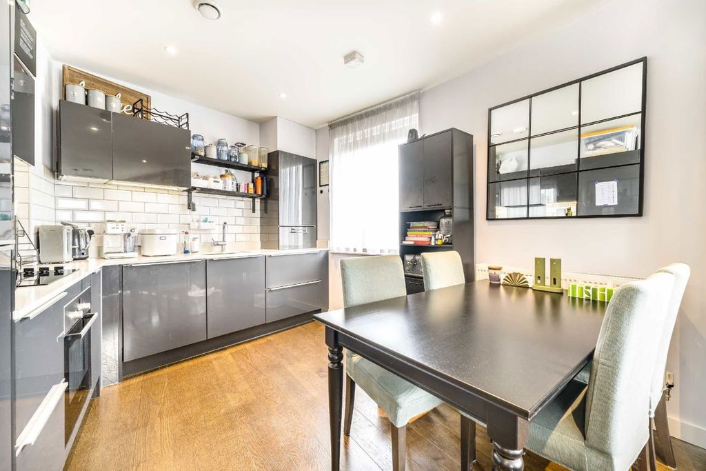 Property photo 2 of 5