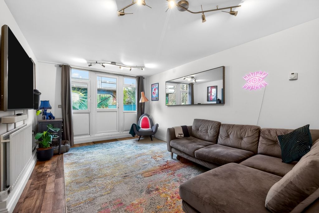 Property photo 2 of 20