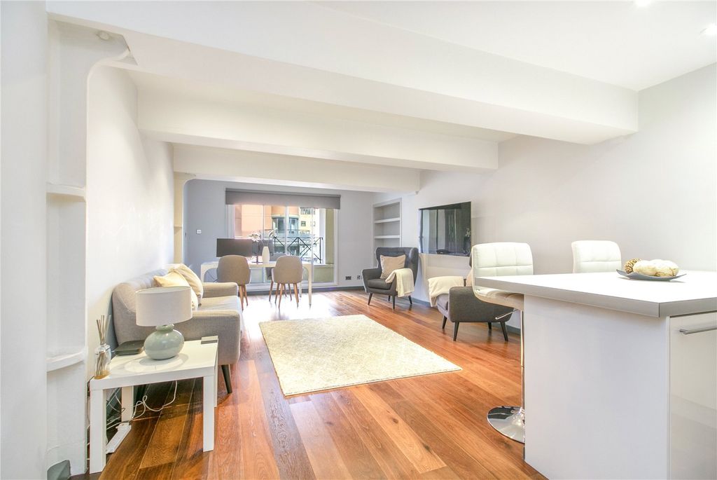 Property photo 1 of 15 Reception/Kitchen