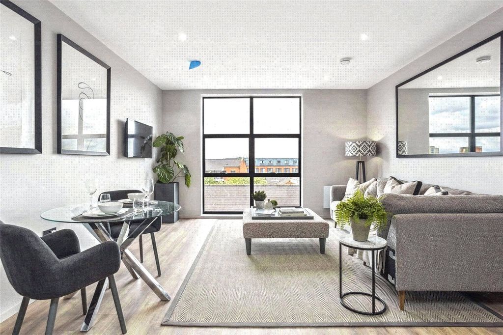 Property photo 2 of 10 Living Room