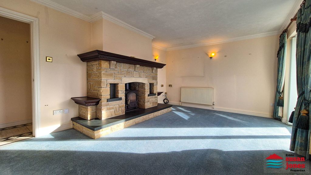 Property photo 3 of 22