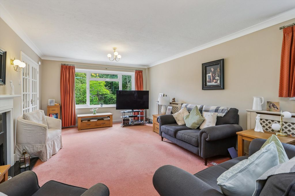 Property photo 2 of 17 Image