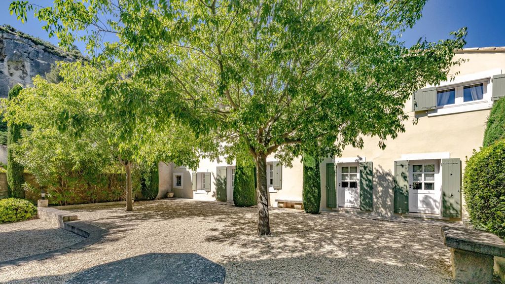 Property photo 2 of 19