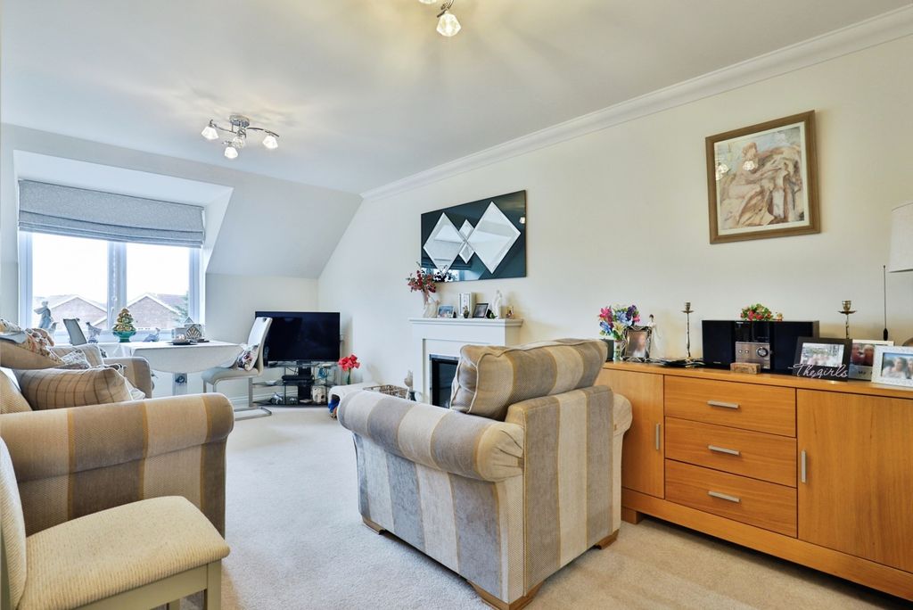 Property photo 2 of 19 Pbox-Img.Jpg