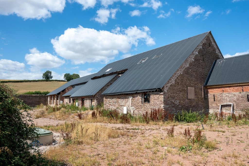 Property photo 3 of 21 Barns