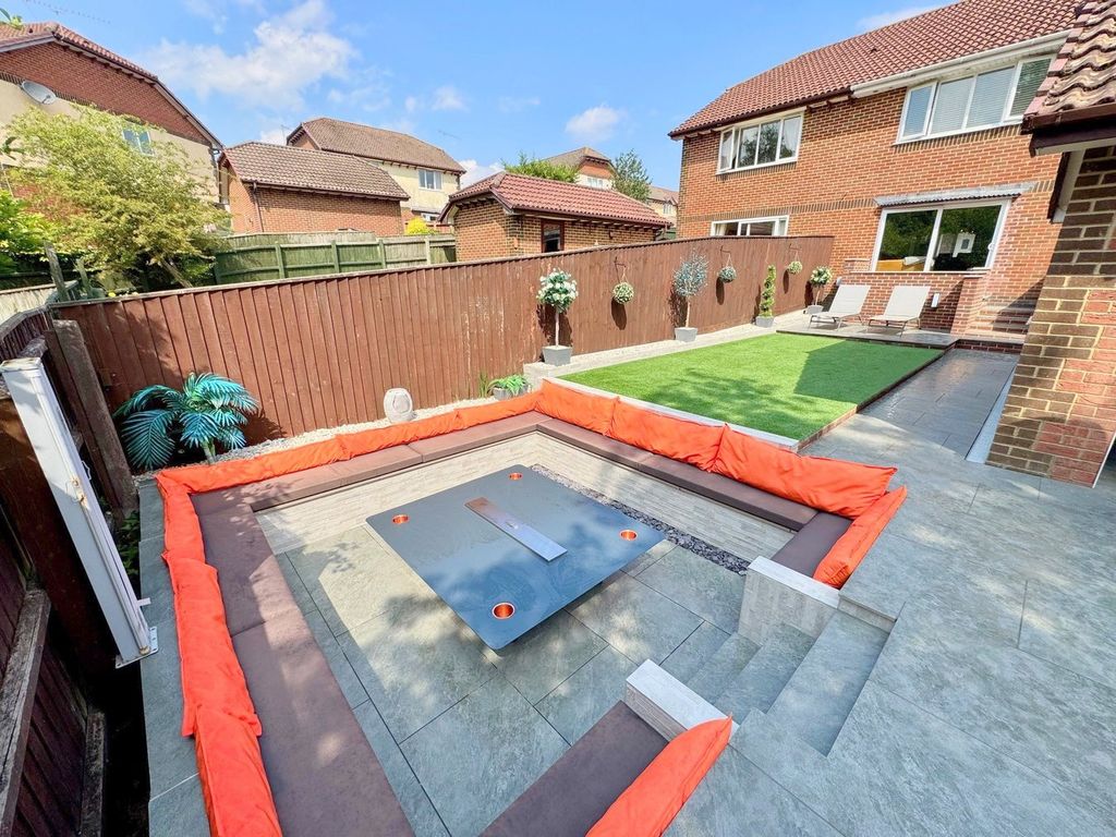 Property photo 3 of 33