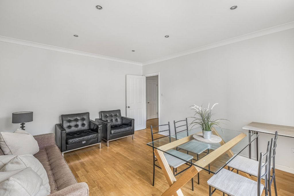 Property photo 2 of 12 Picture 2