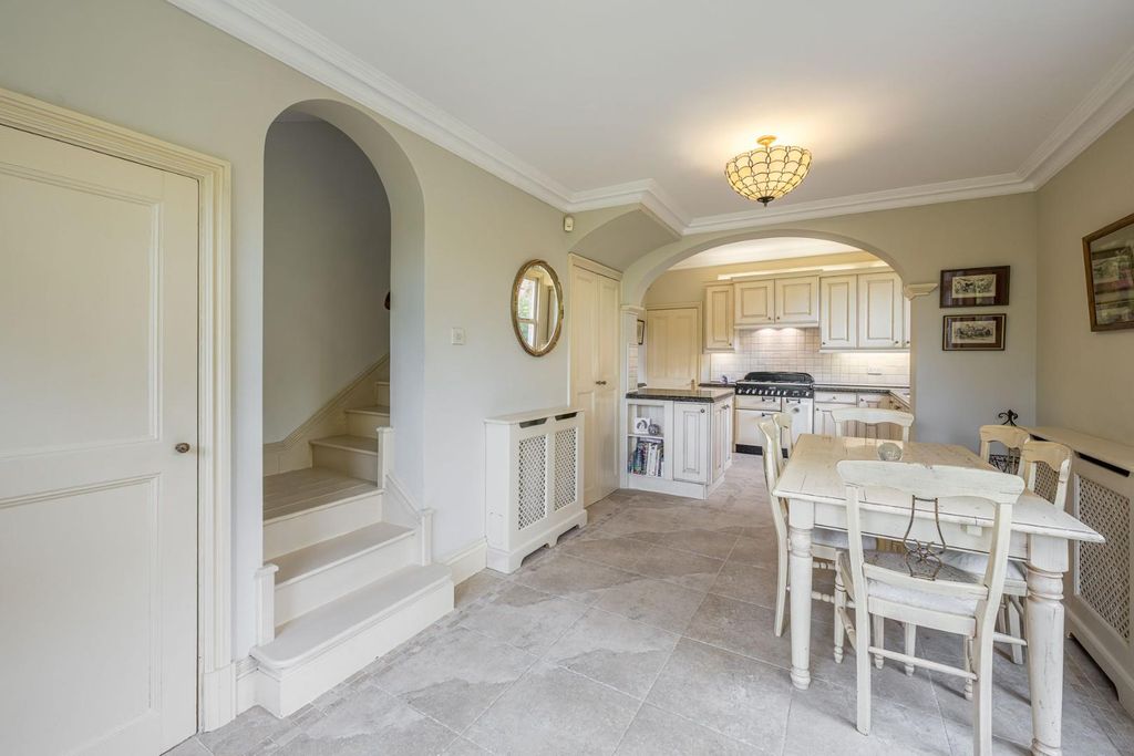 Property photo 3 of 35 Kitchen Breakfast Room 1