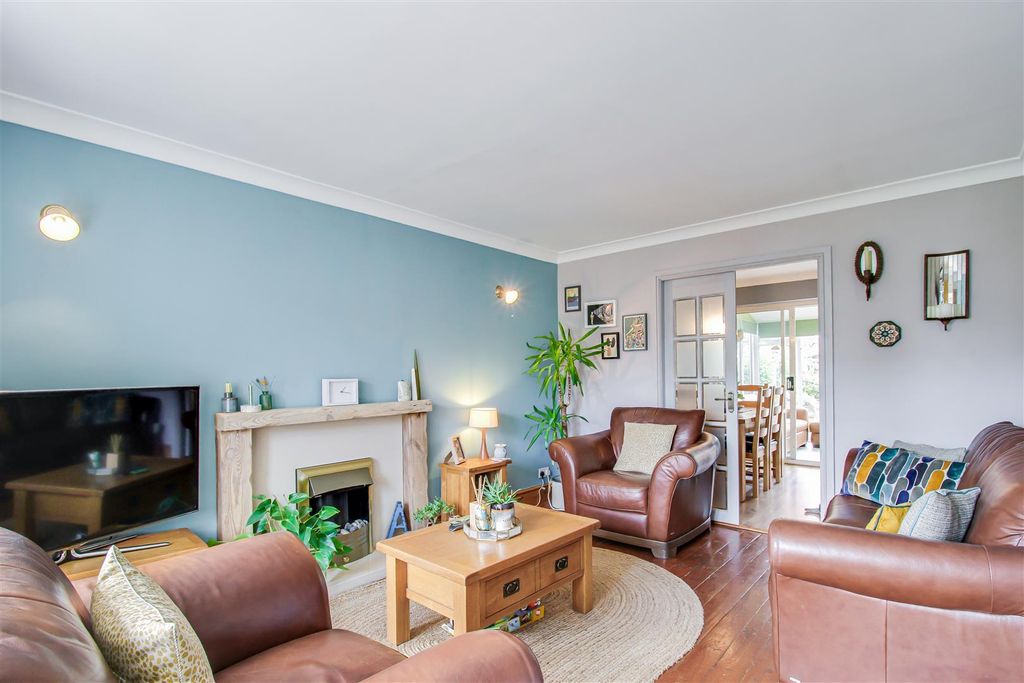 Property photo 3 of 14 Living Room