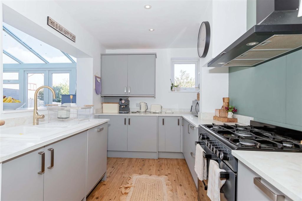 Property photo 3 of 17 Brookdean_15.Jpg