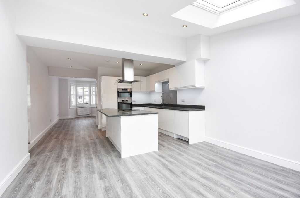 Property photo 1 of 10 199550 (2)