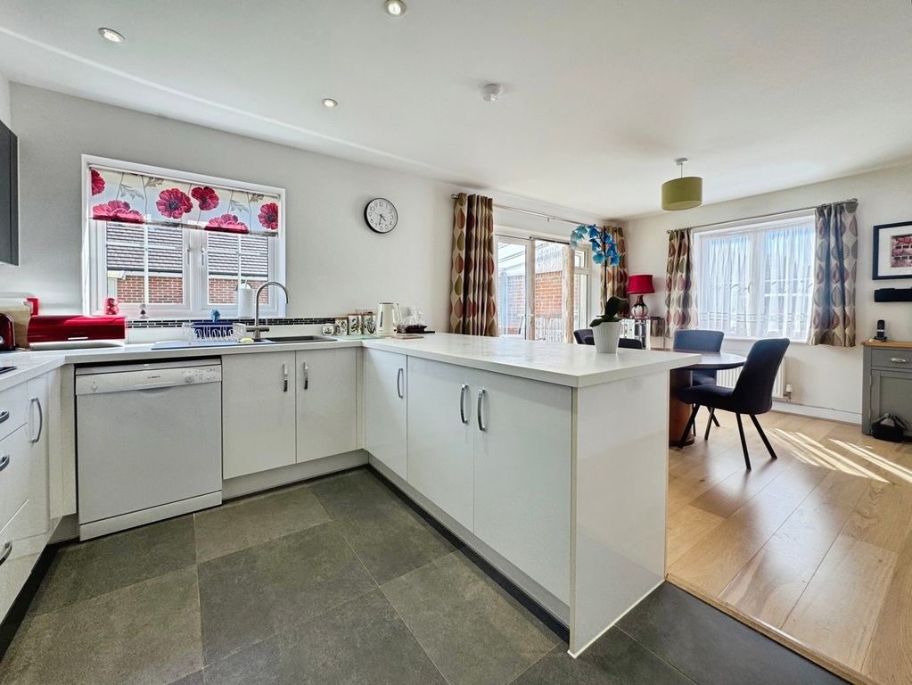 Property photo 3 of 22 Pbox-Img.Jpg