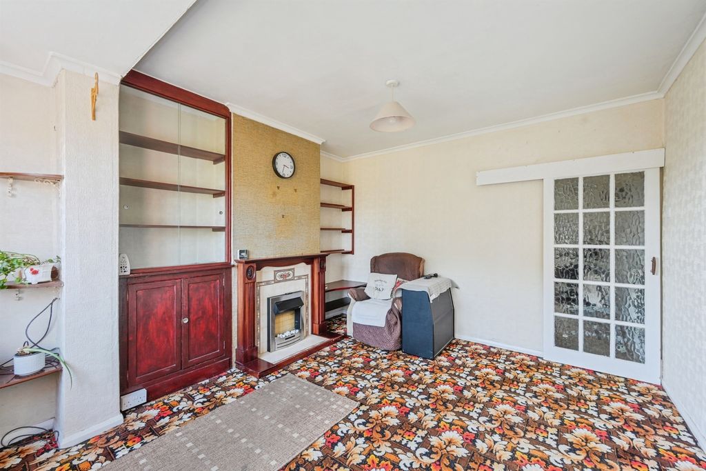 Property photo 3 of 18