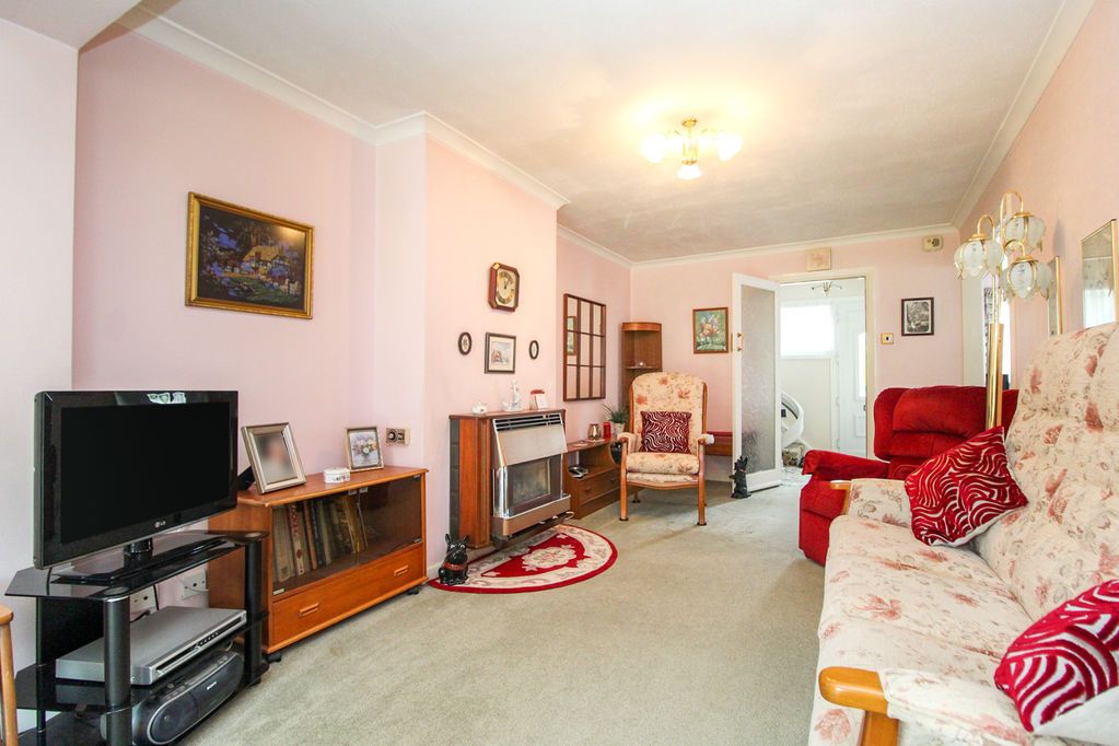 Property photo 3 of 17 Living Room